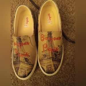 Goby shoes size 37....6.5 us